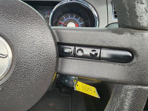 Used 2010 Ford Mustang Convertible RWD image 33