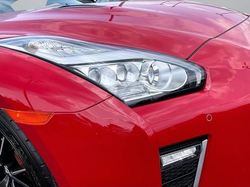 Used 2020 Nissan GT-R Premium w/ Premium Interior Package AWD/4WD image 26