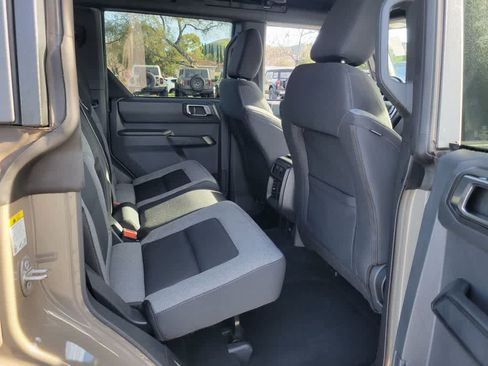 Used 2025 Ford Bronco Big Bend image 15