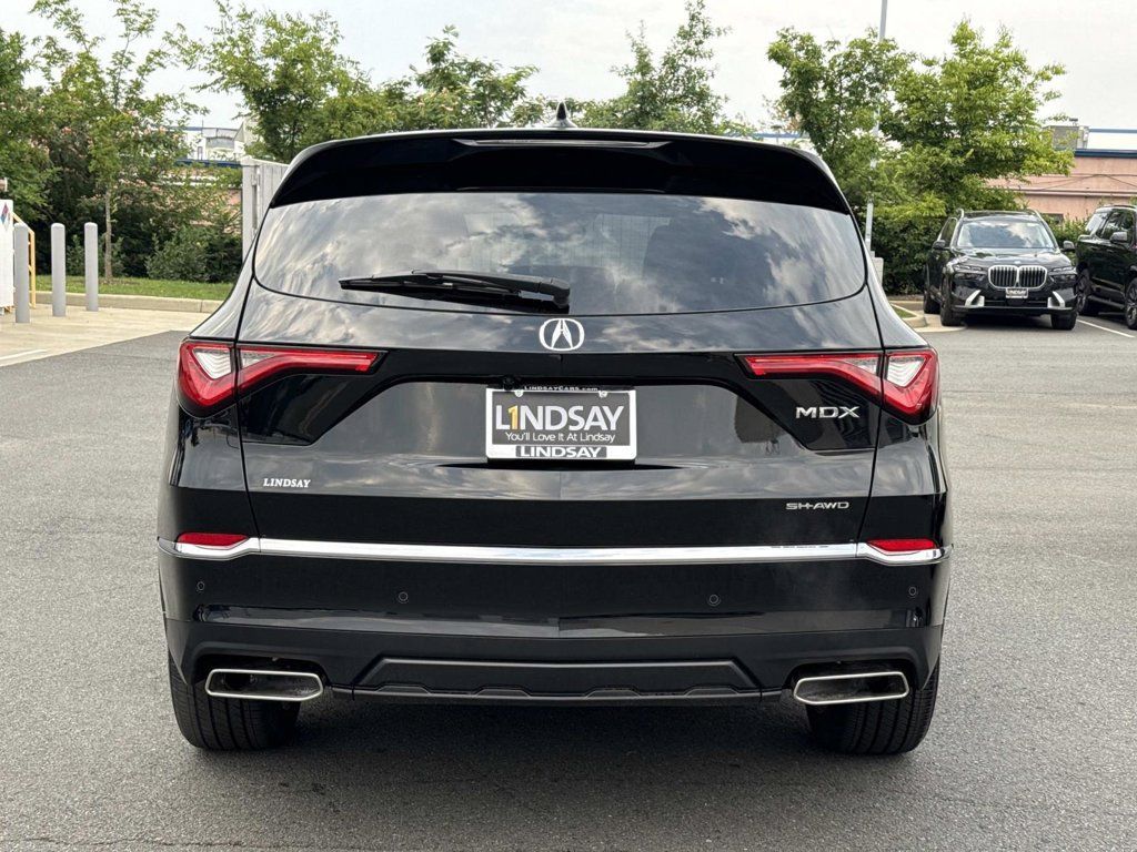 Used 2023 Acura MDX w/ Technology Package AWD/4WD image 4
