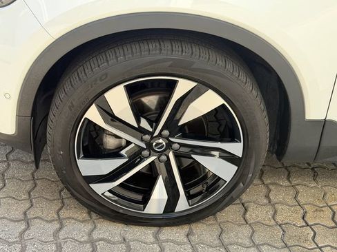 Certified 2025 Volvo XC40 B5 Ultra w/ Protection Package Premier AWD/4WD image 11