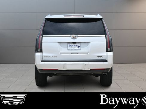 Used 2017 Cadillac Escalade Platinum RWD image 7