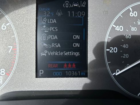 Certified 2025 Toyota Corolla SE image 10