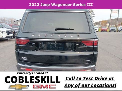 Used 2022 Jeep Wagoneer Series III w/ Premium Group I image 4