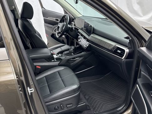 Used 2025 Kia Telluride EX image 32