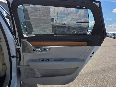 Used 2018 Volvo S90 T8 Inscription w/ Convenience Package image 43