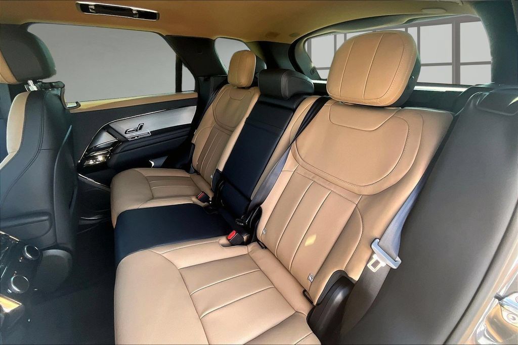New 2026 Land Rover Range Rover Sport Dynamic SE AWD/4WD image 10