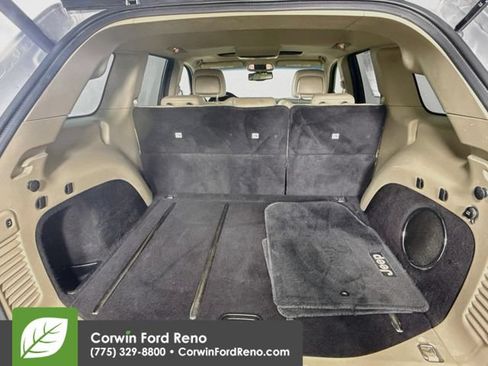 Used 2011 Jeep Grand Cherokee Limited w/ Luxury Group II AWD/4WD image 29