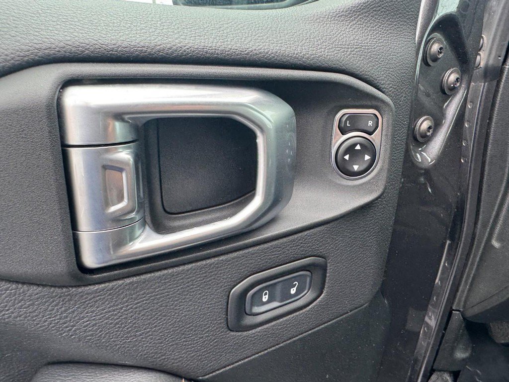 Used 2021 Jeep Gladiator Overland AWD/4WD image 15