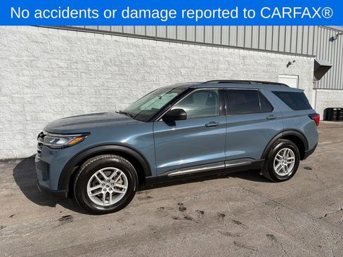 Used 2025 Ford Explorer Active image 2
