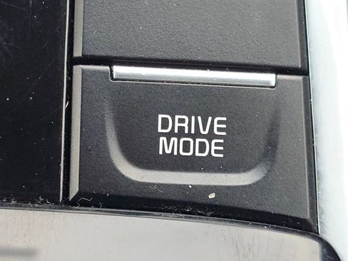 Used 2021 Kia Niro EX w/ Cold Weather Package image 27