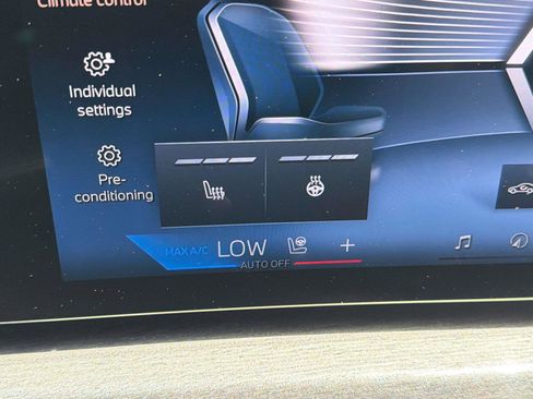 Certified 2023 BMW 740i w/ Parking Assistance Package RWD image 24