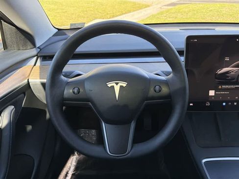 Used 2022 Tesla Model 3 image 13