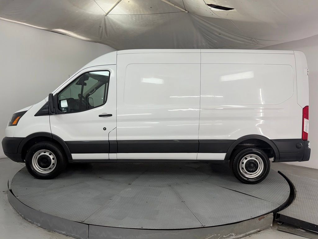 Used 2019 Ford Transit 250 148 Medium Roof RWD image 4