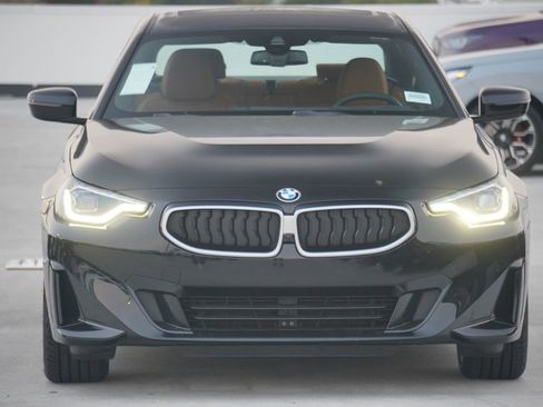 Used 2025 BMW 230i Coupe w/ Premium Package RWD image 2