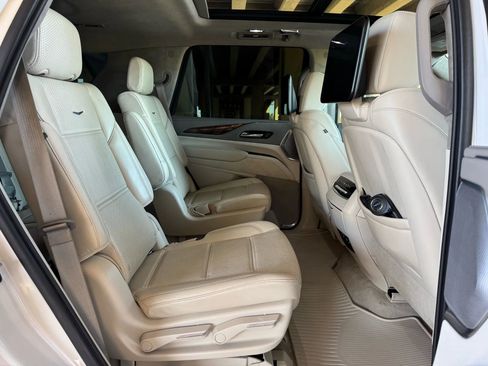 Used 2021 Cadillac Escalade Sport Platinum image 27