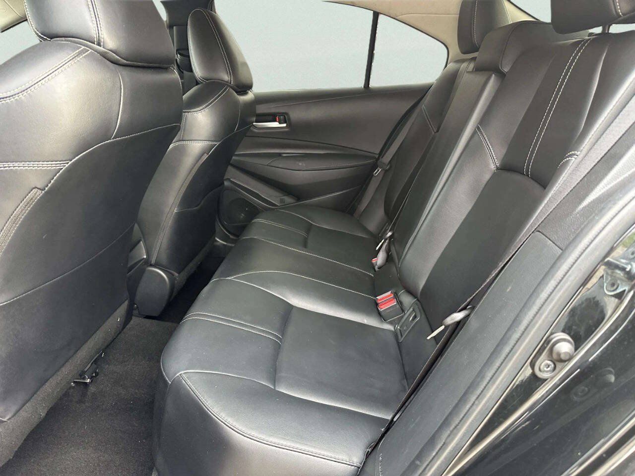 Used 2021 Toyota Corolla XLE FWD image 26