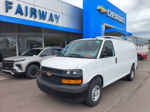 New 2026 Chevrolet Express 2500 w/ Driver Convenience Package RWD image 29