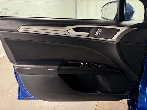 Used 2017 Ford Fusion SE image 14