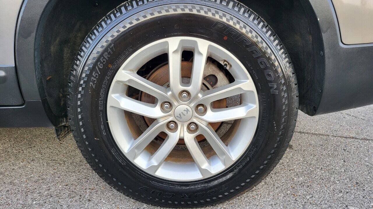 Used 2014 Kia Sorento LX w/ Touring Package (LX) FWD image 29
