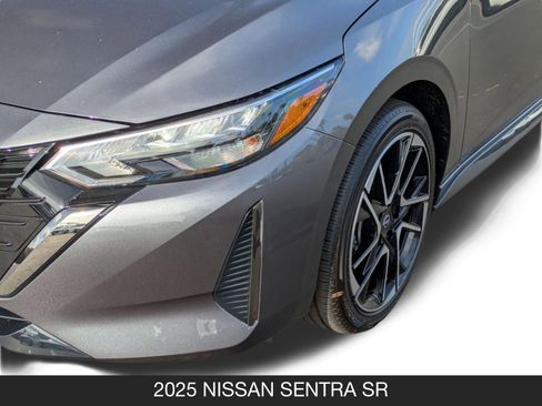 Used 2025 Nissan Sentra SR image 10