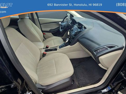 Used 2016 Ford Focus SE w/ SE Sport Package FWD image 15