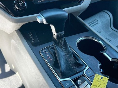 Used 2021 Kia Sedona EX image 16