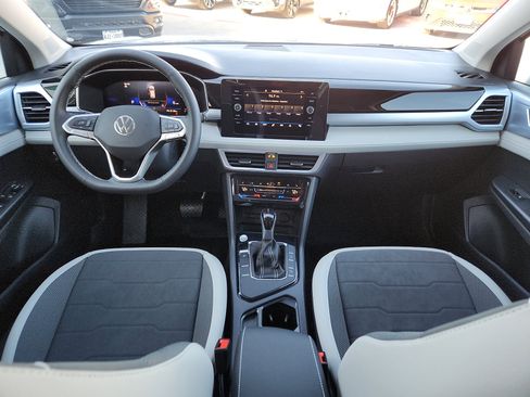 New 2026 Volkswagen Taos SE image 11