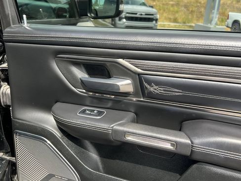 Used 2020 RAM 1500 Limited w/ Black Appearance Package AWD/4WD image 21