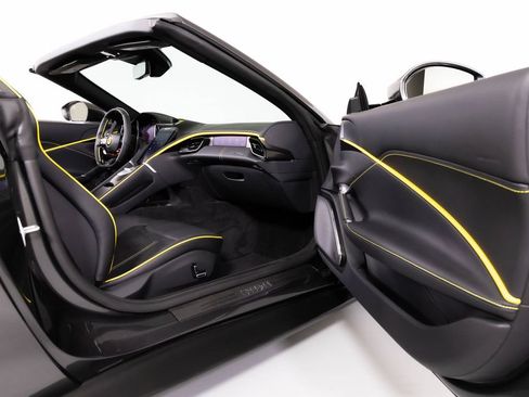 Used 2025 Ferrari Roma Spider RWD image 39