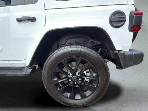 Used 2024 Jeep Wrangler Unlimited Sahara AWD/4WD image 25