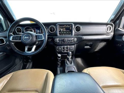 Used 2019 Jeep Wrangler Unlimited Sahara image 21