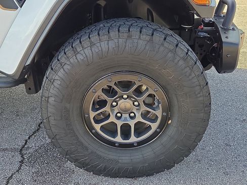 Used 2023 Jeep Wrangler Unlimited Rubicon 392 image 7