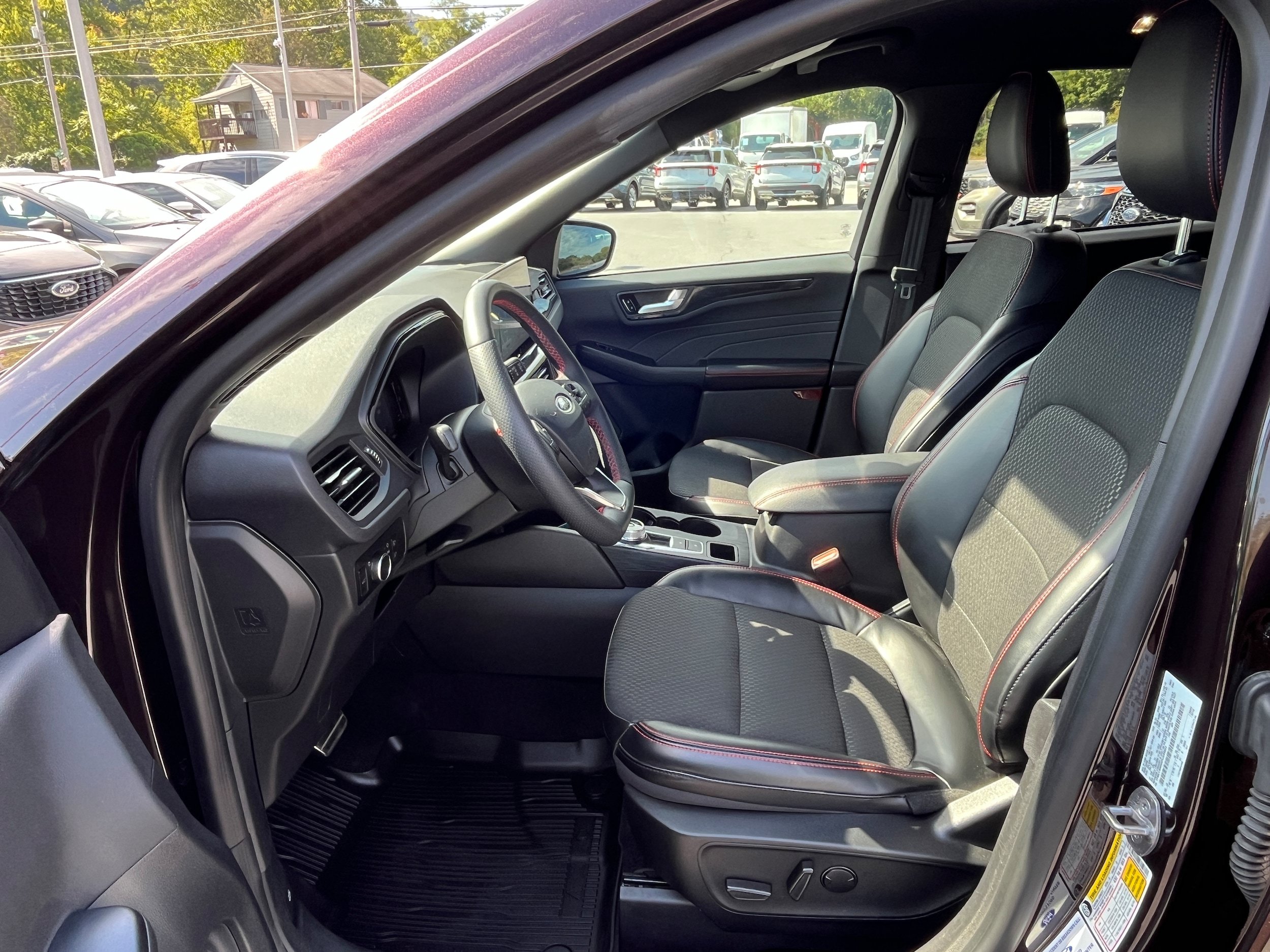 Certified 2023 Ford Escape ST-Line w/ Tech Pack #1 AWD/4WD image 14
