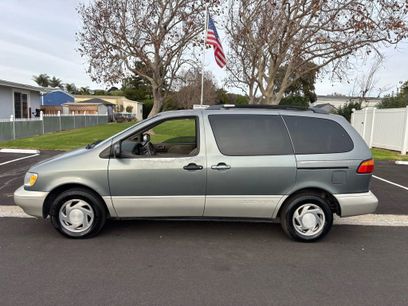 Used 2000 Toyota Sienna XLE