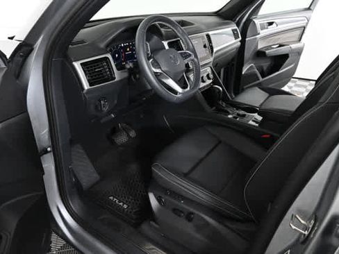 Certified 2023 Volkswagen Atlas Cross Sport SEL image 19