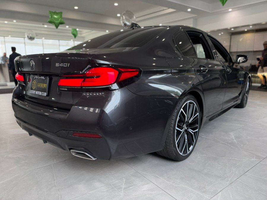 Used 2021 BMW 540i w/ M Sport Package RWD image 8