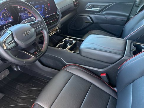 Used 2025 Chevrolet Silverado EV RST AWD/4WD image 5