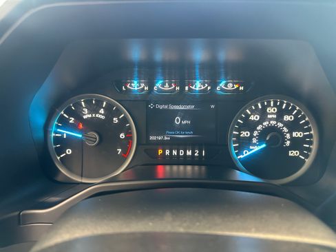 Used 2016 Ford F150 XLT w/ Equipment Group 302A Luxury AWD/4WD image 23