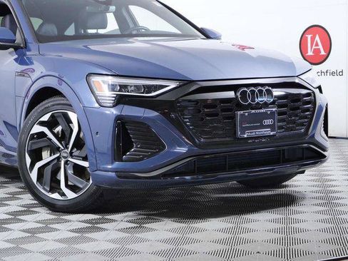 Certified 2024 Audi Q8 e-tron Premium Plus w/ Premium Plus Package AWD/4WD image 2