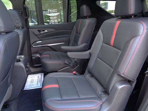 Used 2024 Chevrolet Traverse RS AWD/4WD image 17