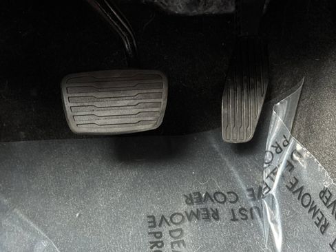 Used 2023 Chevrolet Colorado Trail Boss w/ Technology Package image 40