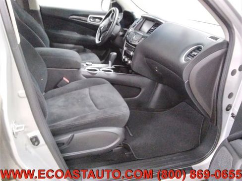 Used 2014 Nissan Pathfinder SV image 12