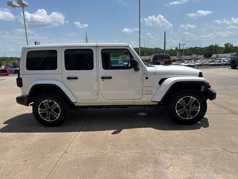 Used 2023 Jeep Wrangler Unlimited Sahara AWD/4WD image 6