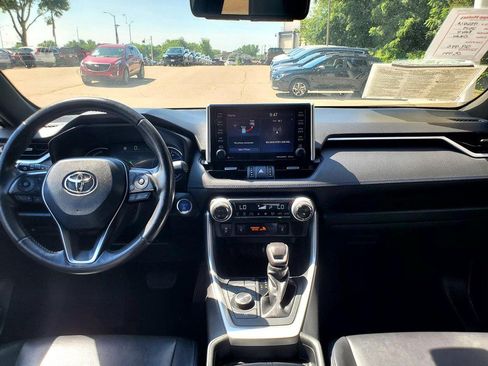 Used 2019 Toyota RAV4 XSE AWD/4WD image 8