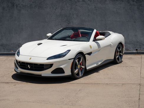 Used 2023 Ferrari Portofino M RWD image 5