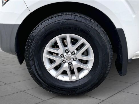 Used 2016 Nissan Frontier SV image 11