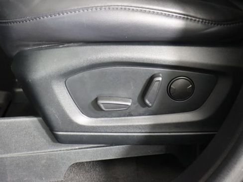 Certified 2022 Ford Explorer XLT w/ Equipment Group 202A image 31