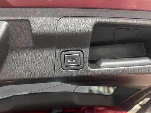 Used 2020 GMC Acadia Denali w/ Technology Package image 9