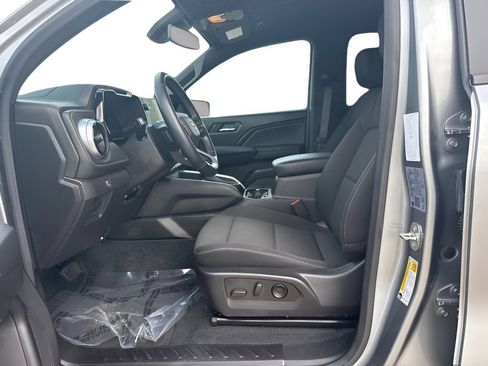 Used 2023 Chevrolet Colorado LT w/ LT Convenience Package II AWD/4WD image 9